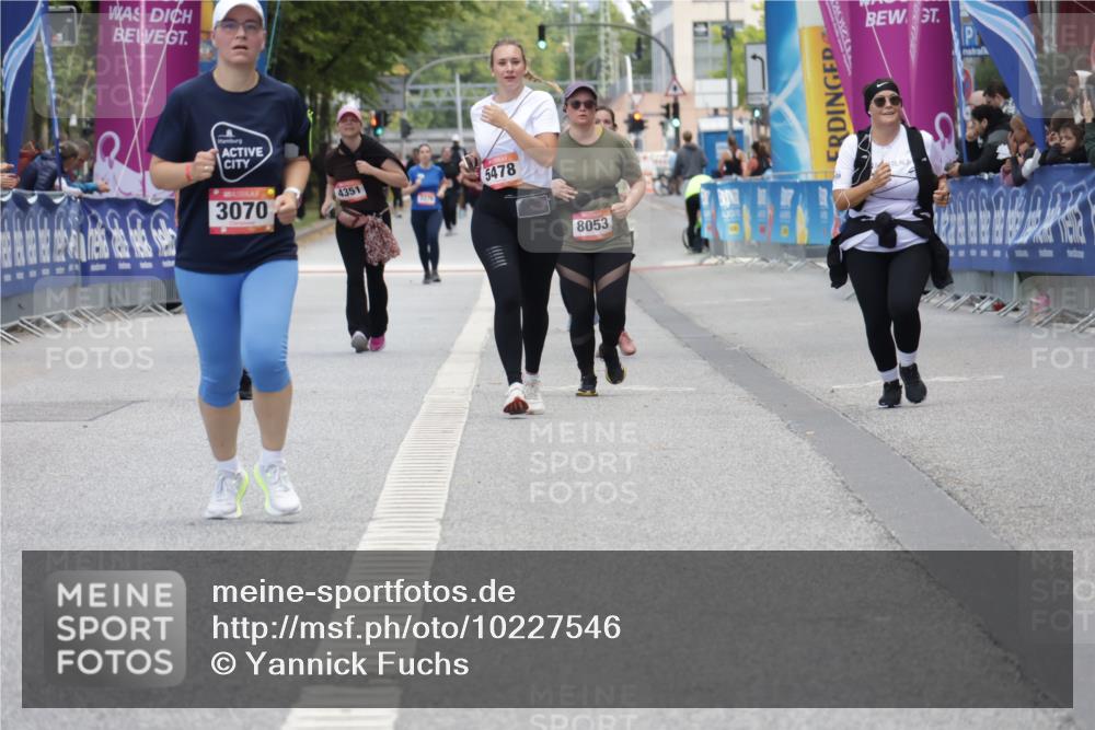 06.09.2026 - CURREX Alsterlauf Yannick Fuchs http://msf.ph/oto/10227546 06.09.2026 10:27:35 Ziel 3070, 4307 meine-sportfotos.de