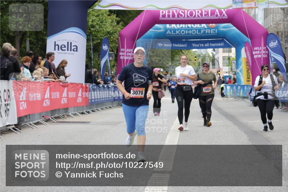 06.09.2026 - CURREX Alsterlauf Yannick Fuchs http://msf.ph/oto/10227549 06.09.2026 10:27:37 Ziel 3070, 4307 meine-sportfotos.de