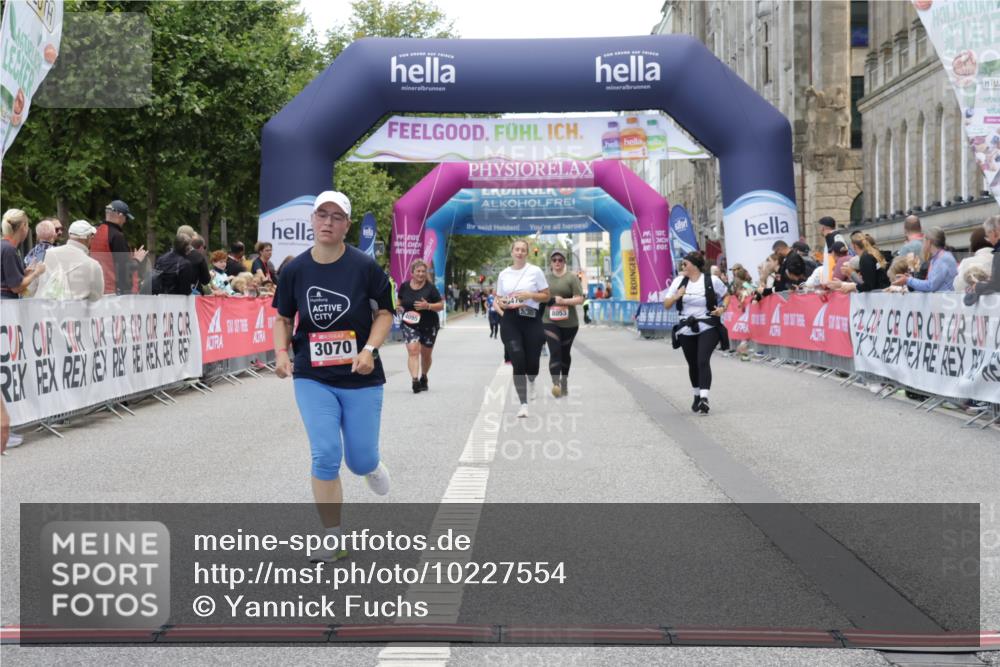 06.09.2026 - CURREX Alsterlauf Yannick Fuchs http://msf.ph/oto/10227554 06.09.2026 10:27:39 Ziel 3070, 4307 meine-sportfotos.de