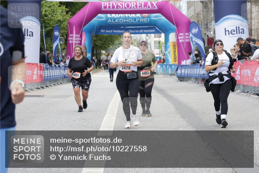 06.09.2026 - CURREX Alsterlauf Yannick Fuchs http://msf.ph/oto/10227558 06.09.2026 10:27:41 Ziel 3070, 4307, 4544, 5478 meine-sportfotos.de