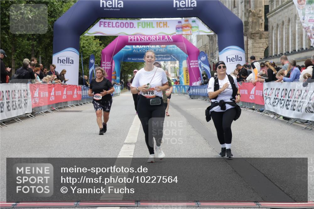 06.09.2026 - CURREX Alsterlauf Yannick Fuchs http://msf.ph/oto/10227564 06.09.2026 10:27:43 Ziel 3070, 4307, 4544, 5478, 8053 meine-sportfotos.de