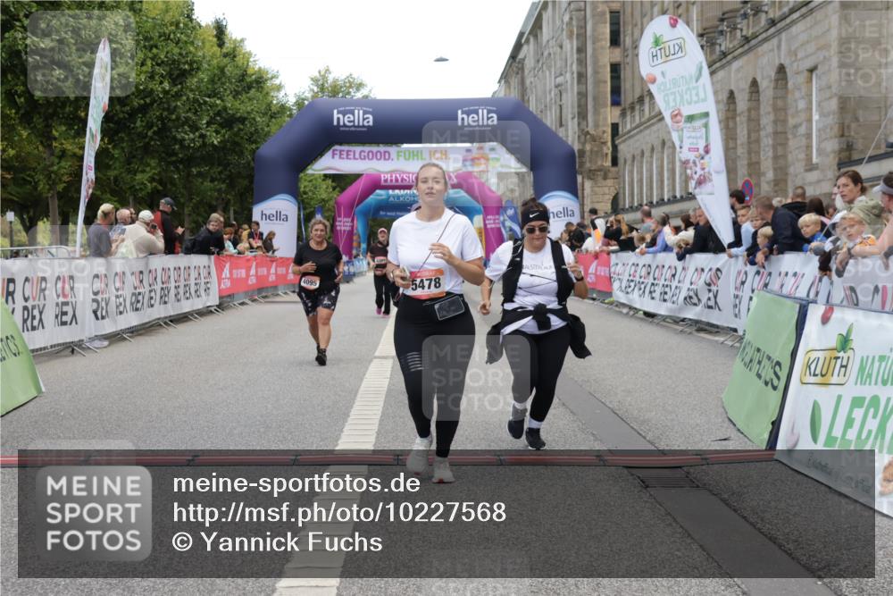 06.09.2026 - CURREX Alsterlauf Yannick Fuchs http://msf.ph/oto/10227568 06.09.2026 10:27:45 Ziel 3070, 4095, 4307, 4544, 5478, 8053 meine-sportfotos.de