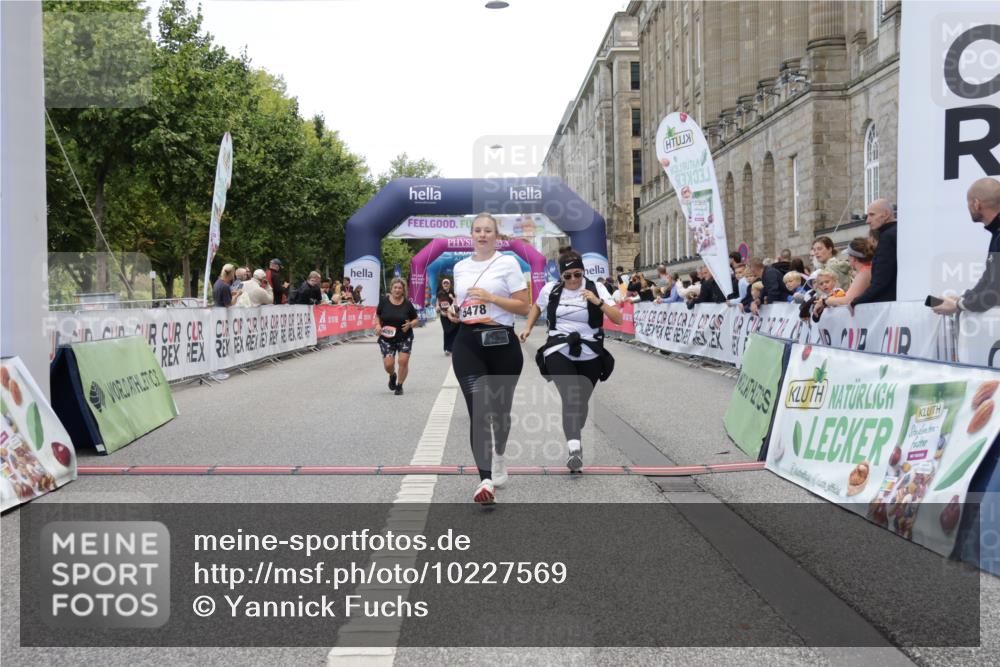 06.09.2026 - CURREX Alsterlauf Yannick Fuchs http://msf.ph/oto/10227569 06.09.2026 10:27:45 Ziel 3070, 4095, 4307, 4544, 5478, 8053 meine-sportfotos.de