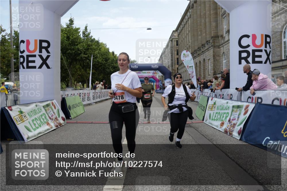 06.09.2026 - CURREX Alsterlauf Yannick Fuchs http://msf.ph/oto/10227574 06.09.2026 10:27:46 Ziel 3070, 4095, 4544, 5478, 8053 meine-sportfotos.de