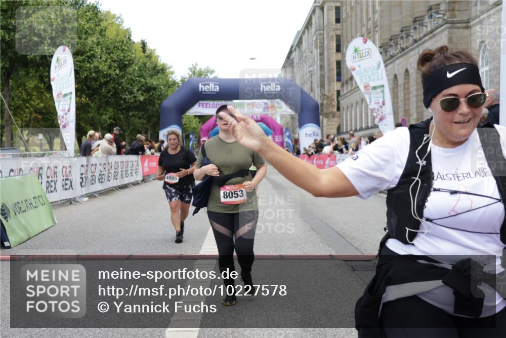 06.09.2026 - CURREX Alsterlauf Yannick Fuchs http://msf.ph/oto/10227578 06.09.2026 10:27:48 Ziel 3054, 4095, 4351, 4544, 5478, 8053 meine-sportfotos.de