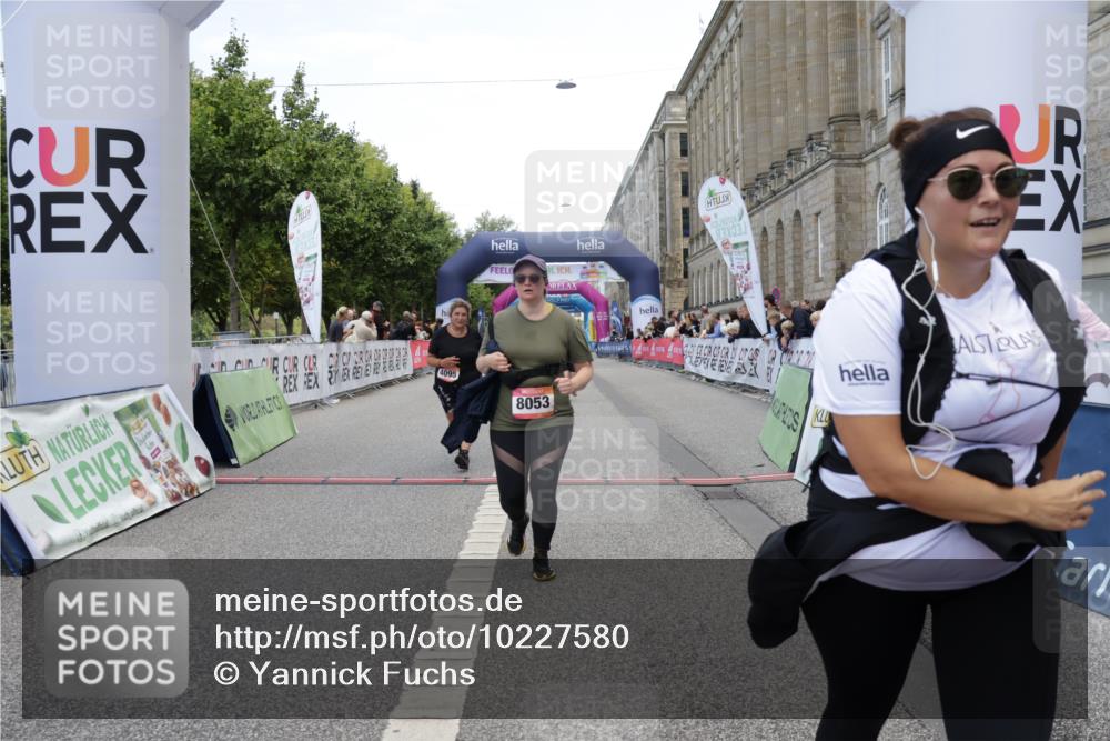 06.09.2026 - CURREX Alsterlauf Yannick Fuchs http://msf.ph/oto/10227580 06.09.2026 10:27:48 Ziel 3054, 4095, 4351, 4544, 5478, 8053 meine-sportfotos.de