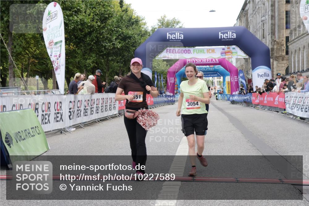 06.09.2026 - CURREX Alsterlauf Yannick Fuchs http://msf.ph/oto/10227589 06.09.2026 10:27:52 Ziel 3054, 4095, 4214, 4351, 4544, 5478, 8053 meine-sportfotos.de