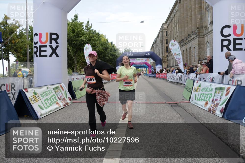 06.09.2026 - CURREX Alsterlauf Yannick Fuchs http://msf.ph/oto/10227596 06.09.2026 10:27:54 Ziel 3054, 4095, 4214, 4351, 8053 meine-sportfotos.de