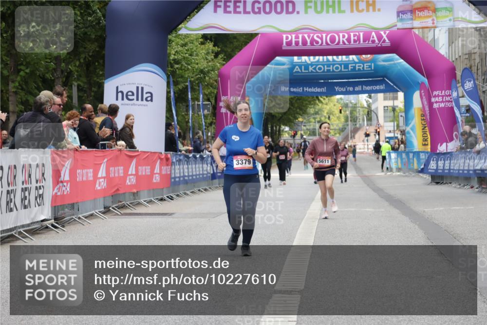 06.09.2026 - CURREX Alsterlauf Yannick Fuchs http://msf.ph/oto/10227610 06.09.2026 10:27:59 Ziel 3054, 3379, 4214, 4351 meine-sportfotos.de