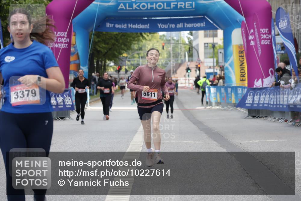 06.09.2026 - CURREX Alsterlauf Yannick Fuchs http://msf.ph/oto/10227614 06.09.2026 10:28:02 Ziel 3379, 4214 meine-sportfotos.de