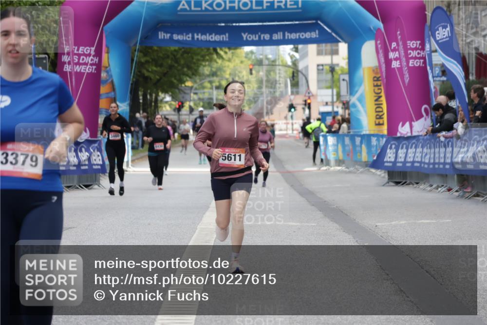 06.09.2026 - CURREX Alsterlauf Yannick Fuchs http://msf.ph/oto/10227615 06.09.2026 10:28:02 Ziel 3379, 4214 meine-sportfotos.de