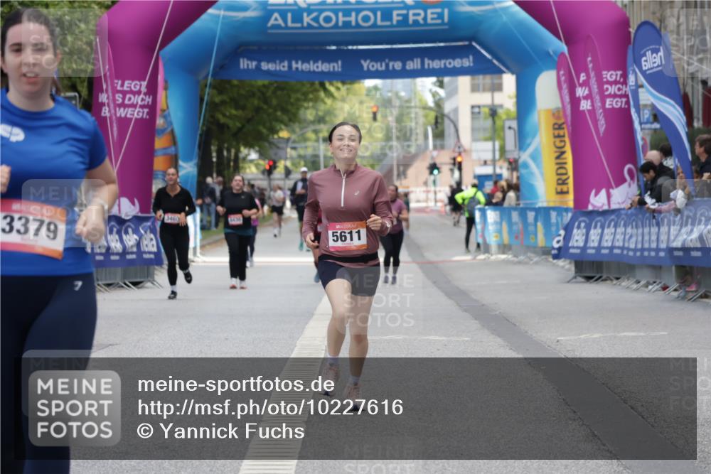 06.09.2026 - CURREX Alsterlauf Yannick Fuchs http://msf.ph/oto/10227616 06.09.2026 10:28:02 Ziel 3379, 4214 meine-sportfotos.de