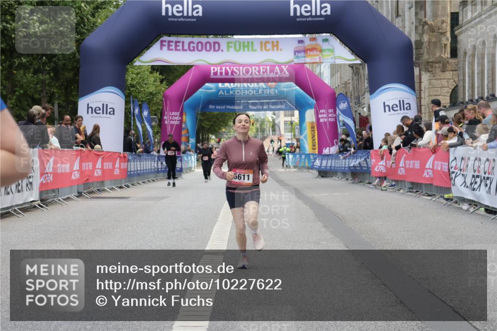 06.09.2026 - CURREX Alsterlauf Yannick Fuchs http://msf.ph/oto/10227622 06.09.2026 10:28:05 Ziel 3379, 5611 meine-sportfotos.de