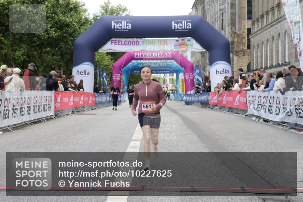 06.09.2026 - CURREX Alsterlauf Yannick Fuchs http://msf.ph/oto/10227625 06.09.2026 10:28:07 Ziel 3379, 5611 meine-sportfotos.de