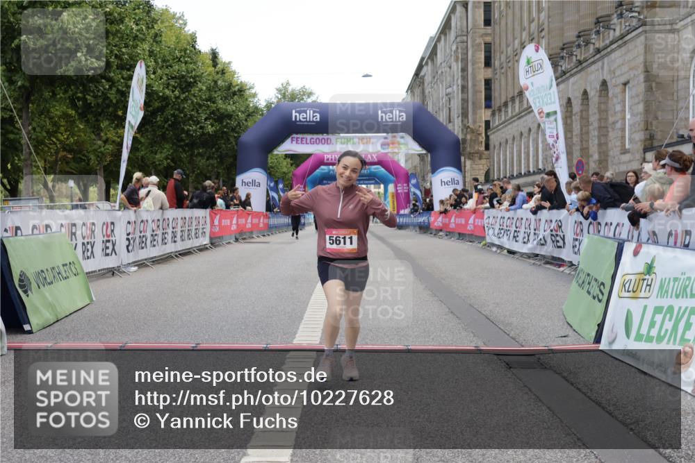 06.09.2026 - CURREX Alsterlauf Yannick Fuchs http://msf.ph/oto/10227628 06.09.2026 10:28:08 Ziel 3379, 5611 meine-sportfotos.de