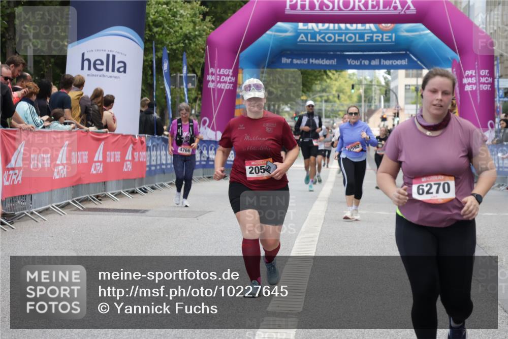 06.09.2026 - CURREX Alsterlauf Yannick Fuchs http://msf.ph/oto/10227645 06.09.2026 10:28:26 Ziel 2051, 3460, 6270, 6430 meine-sportfotos.de