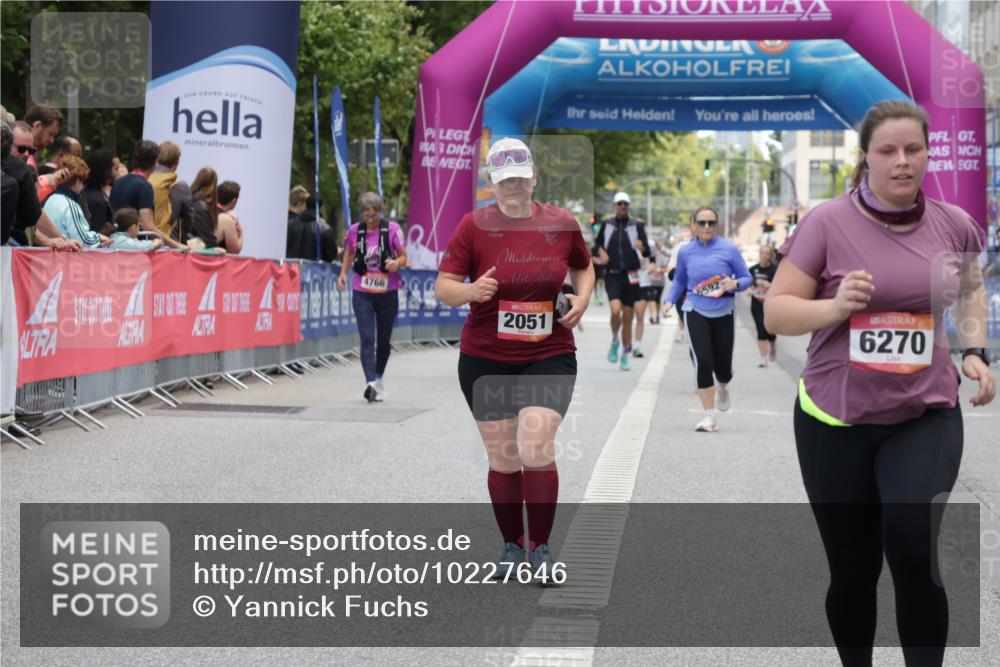 06.09.2026 - CURREX Alsterlauf Yannick Fuchs http://msf.ph/oto/10227646 06.09.2026 10:28:26 Ziel 2051, 3460, 6270, 6430 meine-sportfotos.de