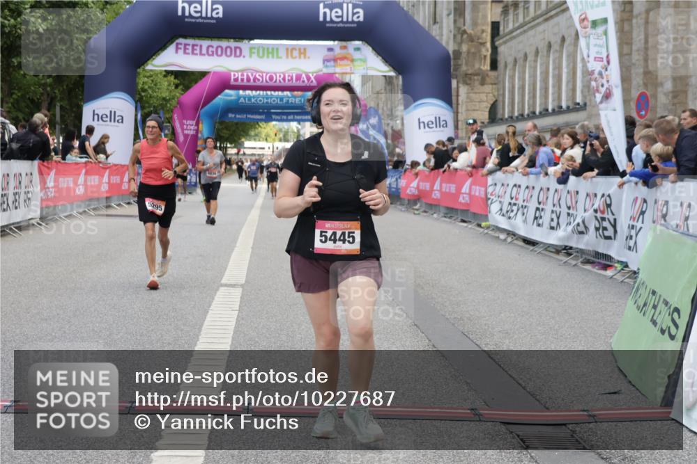 06.09.2026 - CURREX Alsterlauf Yannick Fuchs http://msf.ph/oto/10227687 06.09.2026 10:28:55 Ziel 4835, 5158, 5295, 5445 meine-sportfotos.de