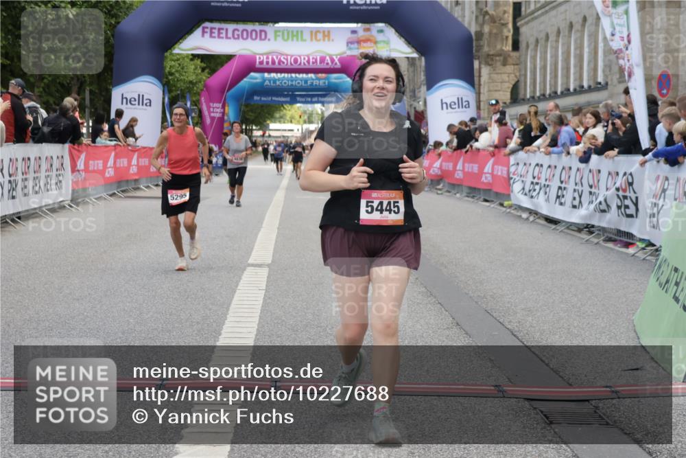 06.09.2026 - CURREX Alsterlauf Yannick Fuchs http://msf.ph/oto/10227688 06.09.2026 10:28:55 Ziel 4835, 5158, 5295, 5445 meine-sportfotos.de
