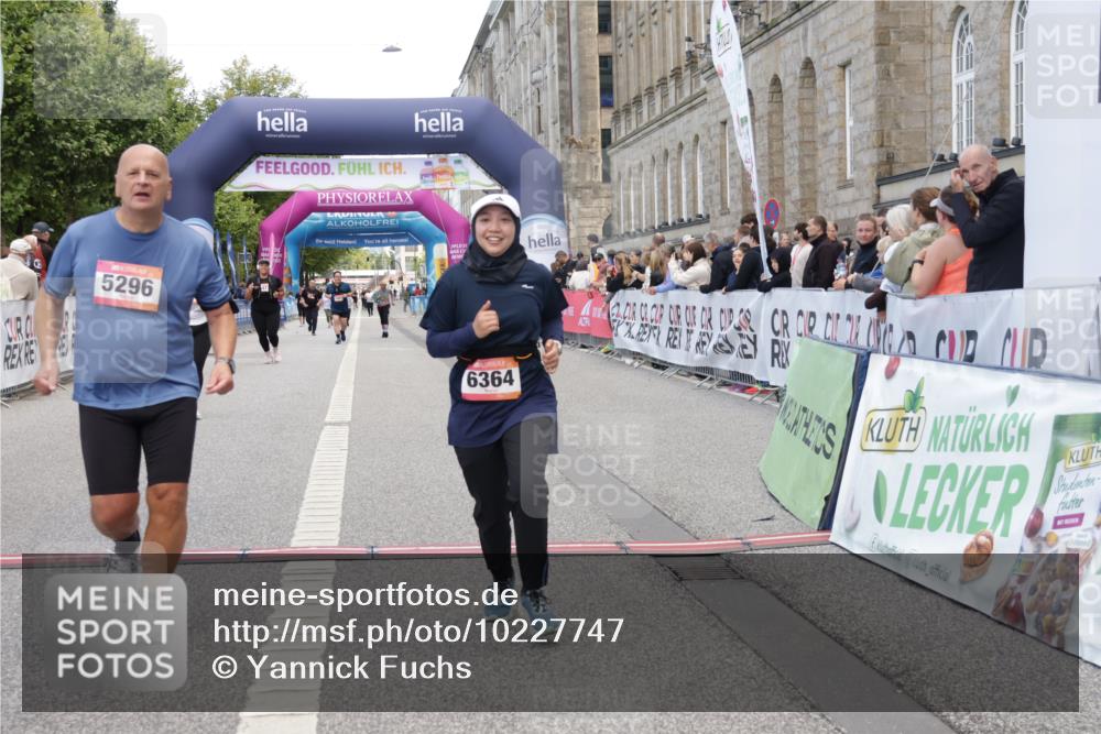 06.09.2026 - CURREX Alsterlauf Yannick Fuchs http://msf.ph/oto/10227747 06.09.2026 10:29:29 Ziel 5296, 6249, 6364 meine-sportfotos.de