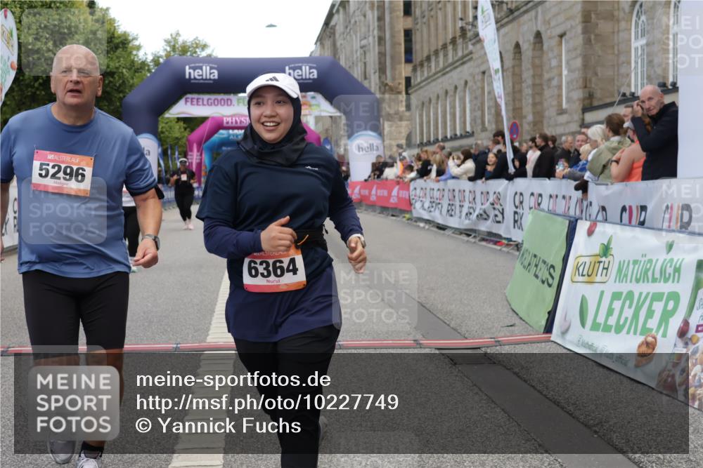 06.09.2026 - CURREX Alsterlauf Yannick Fuchs http://msf.ph/oto/10227749 06.09.2026 10:29:30 Ziel 5296, 6249, 6364 meine-sportfotos.de