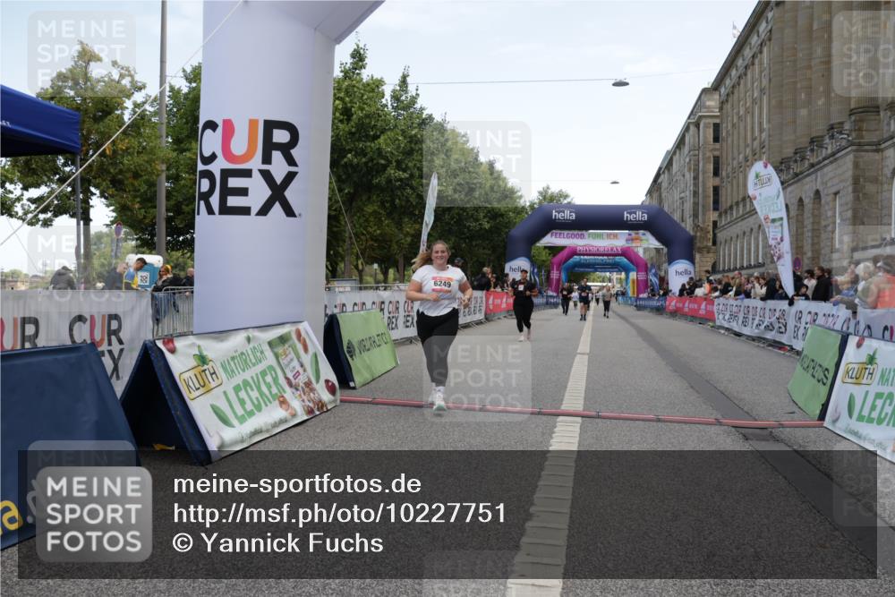 06.09.2026 - CURREX Alsterlauf Yannick Fuchs http://msf.ph/oto/10227751 06.09.2026 10:29:32 Ziel 4417, 5296, 6249, 6364 meine-sportfotos.de