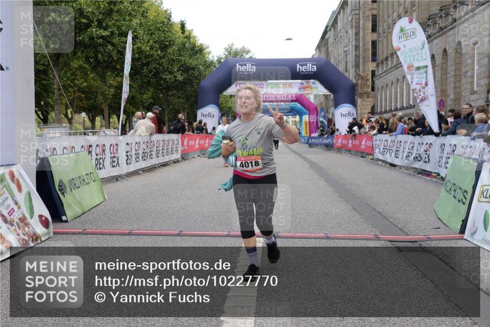 06.09.2026 - CURREX Alsterlauf Yannick Fuchs http://msf.ph/oto/10227770 06.09.2026 10:29:48 Ziel 2461, 2926, 4018 meine-sportfotos.de