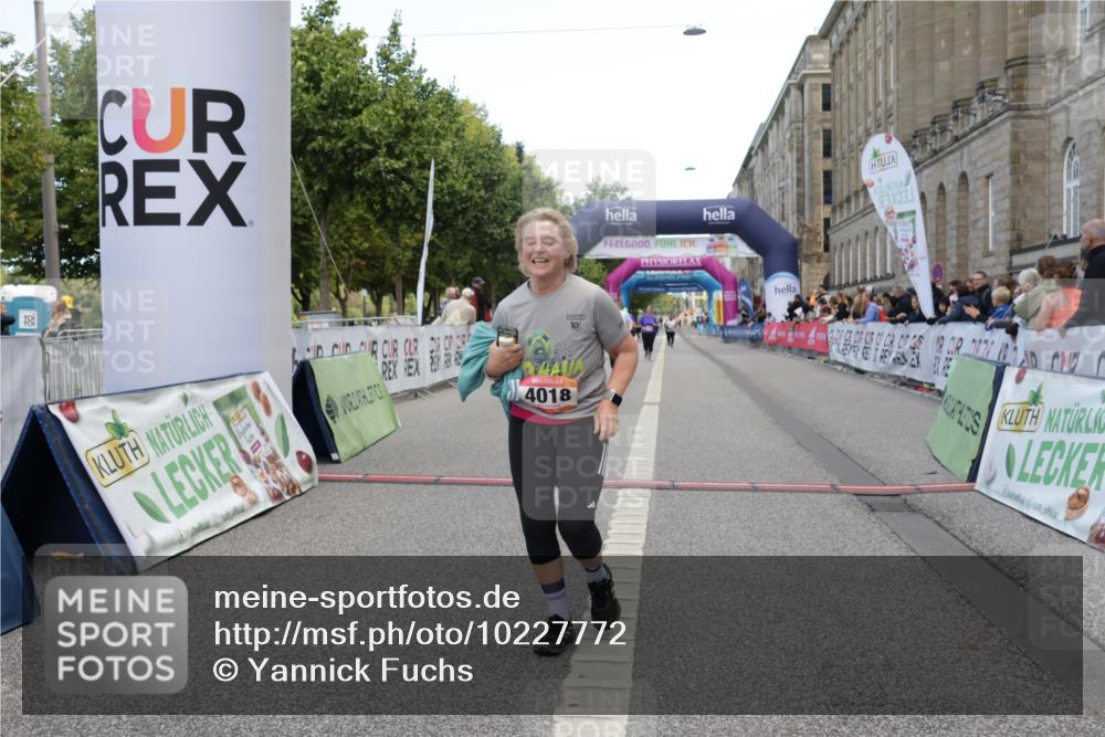 06.09.2026 - CURREX Alsterlauf Yannick Fuchs http://msf.ph/oto/10227772 06.09.2026 10:29:49 Ziel 2461, 2926, 4018 meine-sportfotos.de
