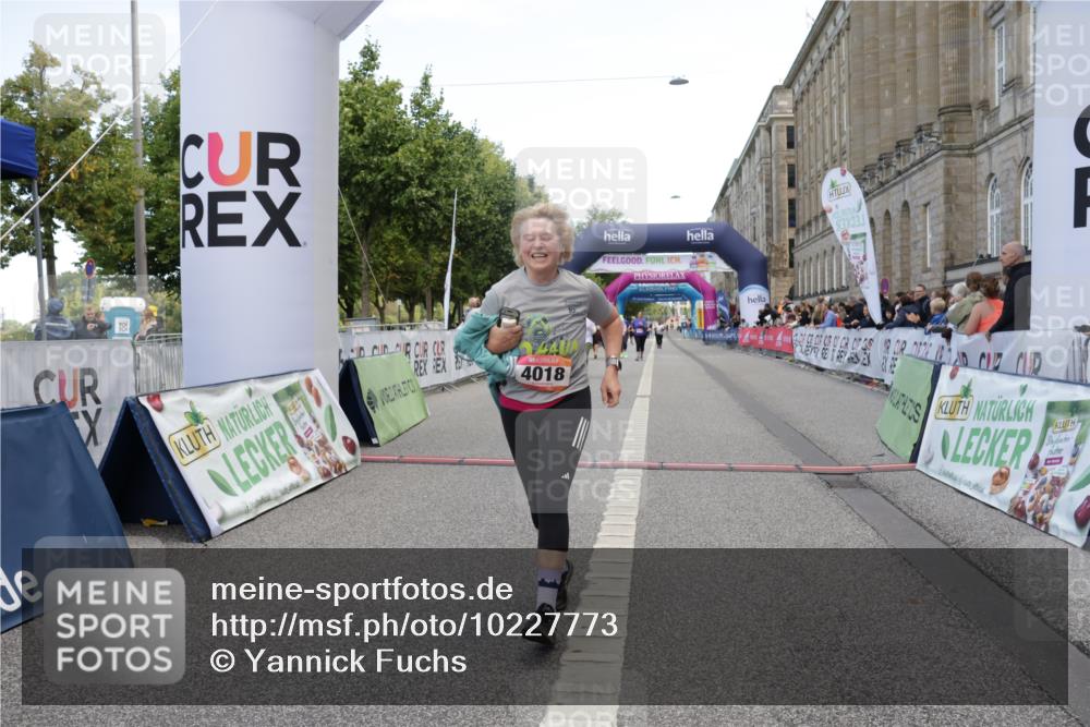 06.09.2026 - CURREX Alsterlauf Yannick Fuchs http://msf.ph/oto/10227773 06.09.2026 10:29:49 Ziel 2461, 2926, 4018 meine-sportfotos.de