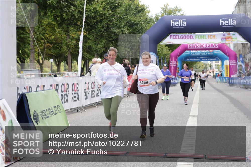 06.09.2026 - CURREX Alsterlauf Yannick Fuchs http://msf.ph/oto/10227781 06.09.2026 10:29:54 Ziel 4018, 6440, 6468 meine-sportfotos.de