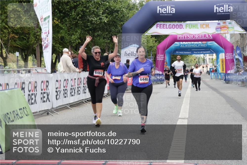 06.09.2026 - CURREX Alsterlauf Yannick Fuchs http://msf.ph/oto/10227790 06.09.2026 10:29:57 Ziel 2684, 6440, 6462, 6468 meine-sportfotos.de