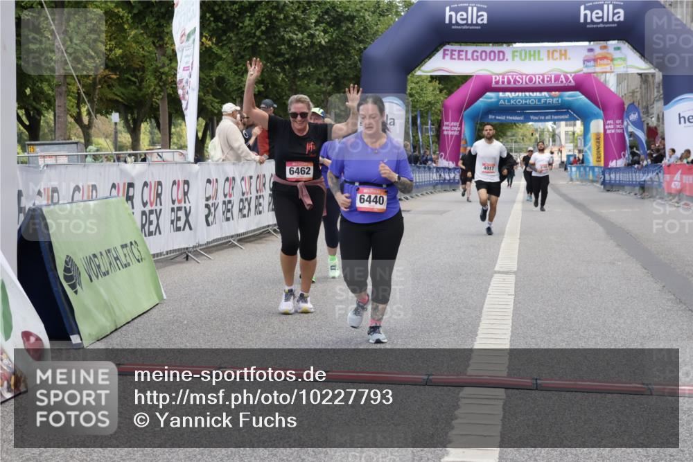 06.09.2026 - CURREX Alsterlauf Yannick Fuchs http://msf.ph/oto/10227793 06.09.2026 10:29:58 Ziel 2684, 4917, 6440, 6462, 6468 meine-sportfotos.de
