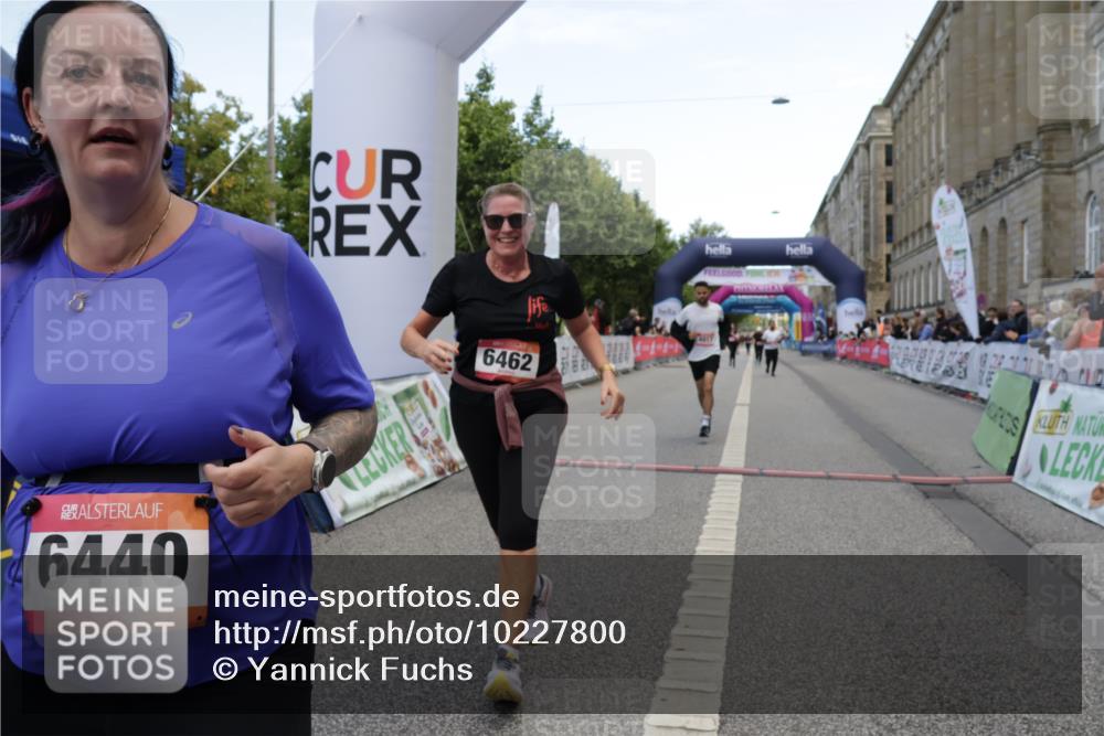 06.09.2026 - CURREX Alsterlauf Yannick Fuchs http://msf.ph/oto/10227800 06.09.2026 10:30:02 Ziel 2684, 4917, 6440, 6462, 6468 meine-sportfotos.de