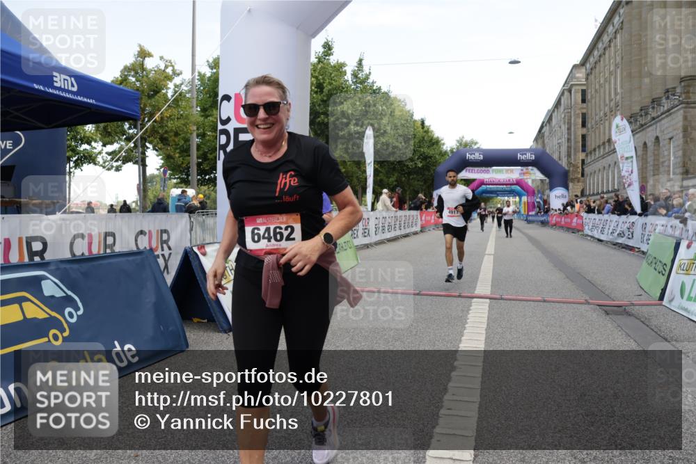 06.09.2026 - CURREX Alsterlauf Yannick Fuchs http://msf.ph/oto/10227801 06.09.2026 10:30:02 Ziel 2684, 4917, 6440, 6462, 6468 meine-sportfotos.de