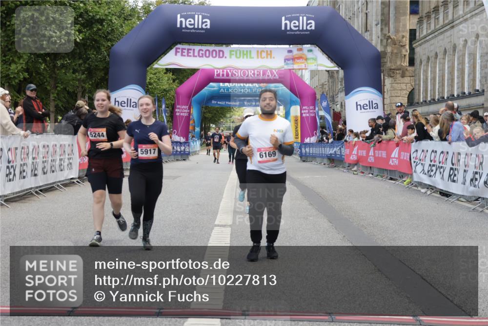 06.09.2026 - CURREX Alsterlauf Yannick Fuchs http://msf.ph/oto/10227813 06.09.2026 10:30:08 Ziel 2508, 2684, 4917, 5244, 5917, 6169 meine-sportfotos.de
