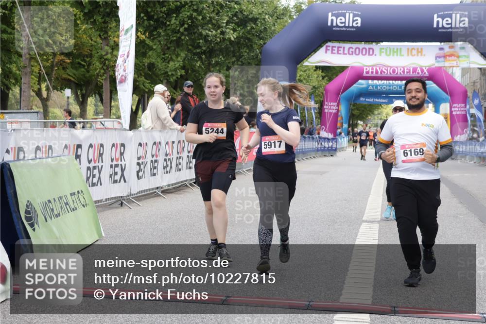 06.09.2026 - CURREX Alsterlauf Yannick Fuchs http://msf.ph/oto/10227815 06.09.2026 10:30:09 Ziel 2508, 4917, 5244, 5917, 6169 meine-sportfotos.de