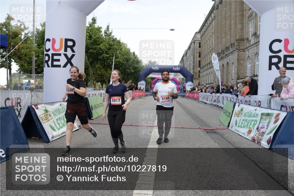 06.09.2026 - CURREX Alsterlauf Yannick Fuchs http://msf.ph/oto/10227819 06.09.2026 10:30:11 Ziel 2508, 5244, 5917, 6169 meine-sportfotos.de