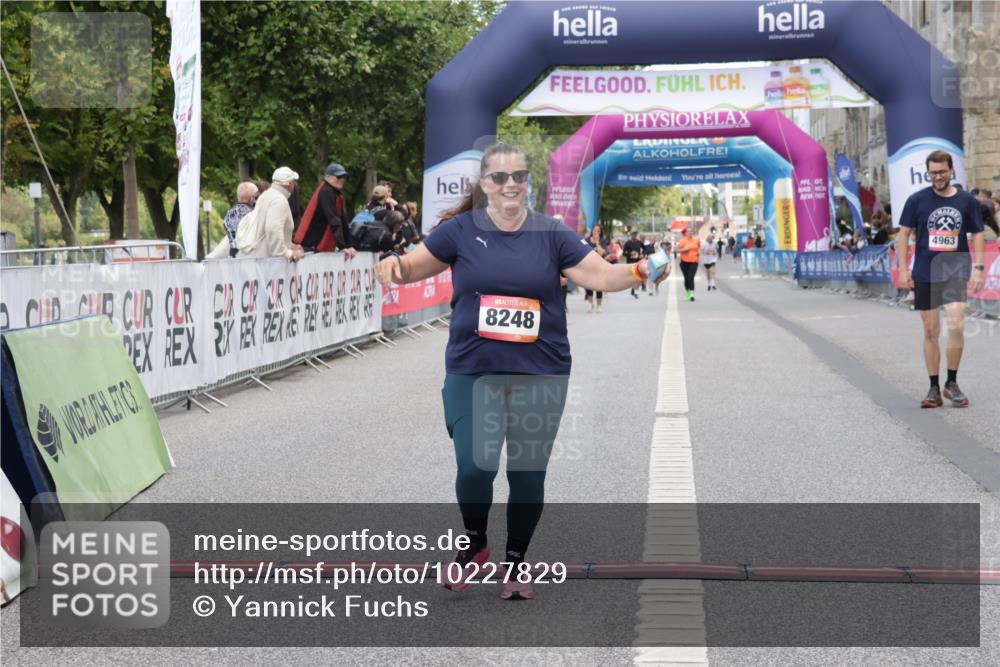 06.09.2026 - CURREX Alsterlauf Yannick Fuchs http://msf.ph/oto/10227829 06.09.2026 10:30:31 Ziel 4963, 8248 meine-sportfotos.de