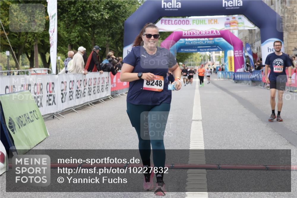 06.09.2026 - CURREX Alsterlauf Yannick Fuchs http://msf.ph/oto/10227832 06.09.2026 10:30:31 Ziel 4963, 8248 meine-sportfotos.de