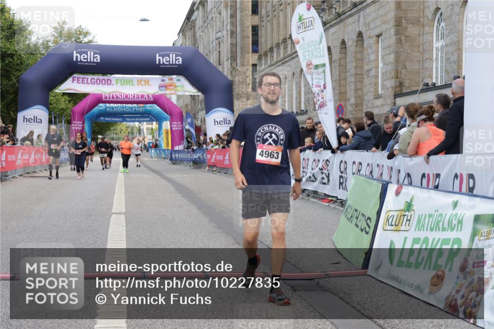 06.09.2026 - CURREX Alsterlauf Yannick Fuchs http://msf.ph/oto/10227835 06.09.2026 10:30:36 Ziel 4963, 8248 meine-sportfotos.de
