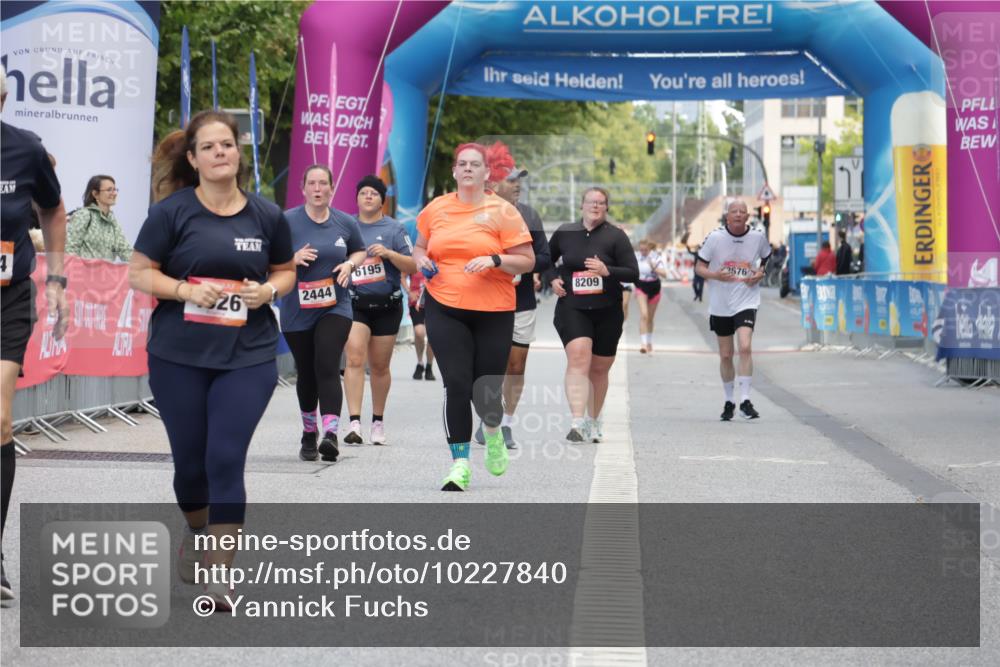 06.09.2026 - CURREX Alsterlauf Yannick Fuchs http://msf.ph/oto/10227840 06.09.2026 10:30:41 Ziel 4963 meine-sportfotos.de