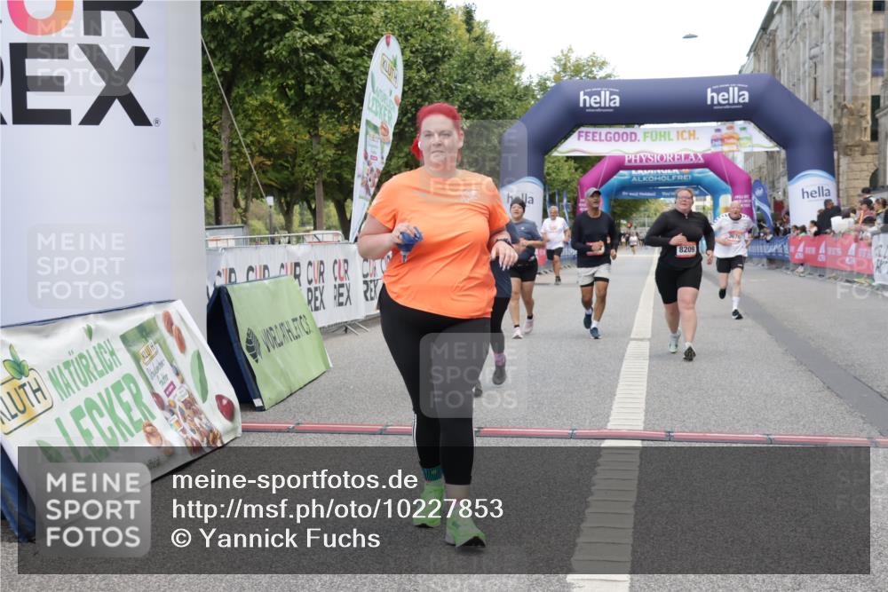 06.09.2026 - CURREX Alsterlauf Yannick Fuchs http://msf.ph/oto/10227853 06.09.2026 10:30:52 Ziel 2444, 3676, 4024, 4026, 4853, 6195, 6197, 8209 meine-sportfotos.de