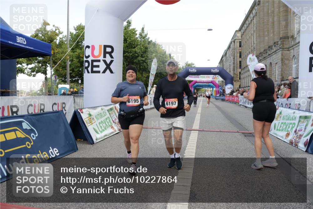 06.09.2026 - CURREX Alsterlauf Yannick Fuchs http://msf.ph/oto/10227864 06.09.2026 10:30:58 Ziel 2444, 3676, 4773, 4853, 6195, 6197, 8209 meine-sportfotos.de