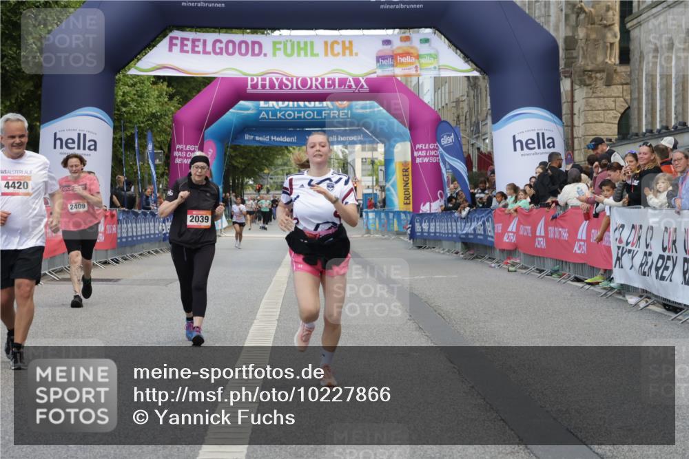 06.09.2026 - CURREX Alsterlauf Yannick Fuchs http://msf.ph/oto/10227866 06.09.2026 10:31:00 Ziel 2039, 2444, 3676, 4420, 4773, 6195, 6197, 8209 meine-sportfotos.de