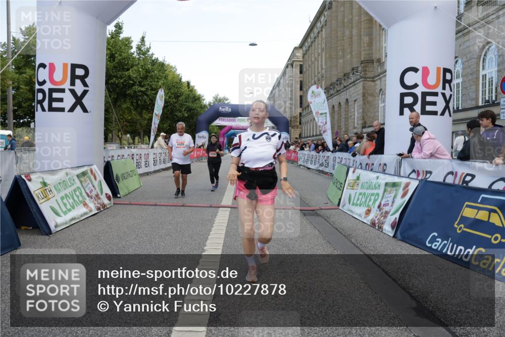 06.09.2026 - CURREX Alsterlauf Yannick Fuchs http://msf.ph/oto/10227878 06.09.2026 10:31:03 Ziel 2039, 2409, 4420, 4773, 6195, 6197 meine-sportfotos.de