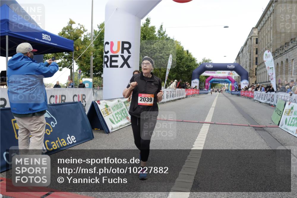 06.09.2026 - CURREX Alsterlauf Yannick Fuchs http://msf.ph/oto/10227882 06.09.2026 10:31:07 Ziel 2039, 2409, 4420, 4773 meine-sportfotos.de