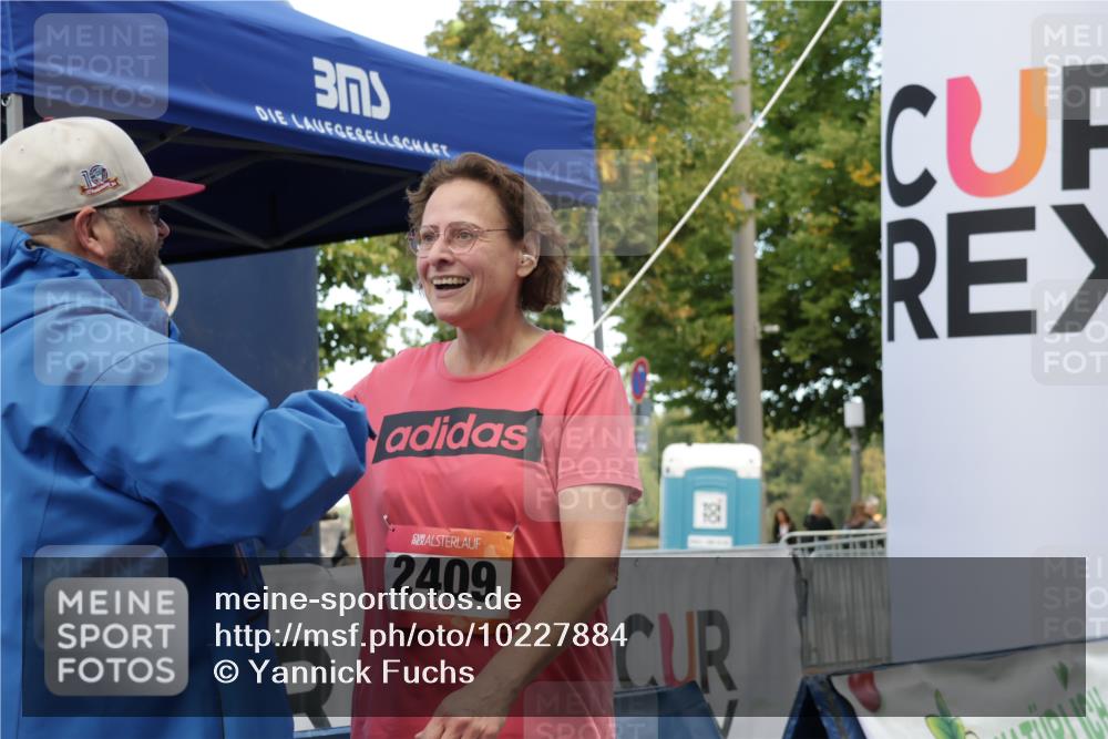 06.09.2026 - CURREX Alsterlauf Yannick Fuchs http://msf.ph/oto/10227884 06.09.2026 10:31:11 Ziel 2039, 2409, 4420 meine-sportfotos.de