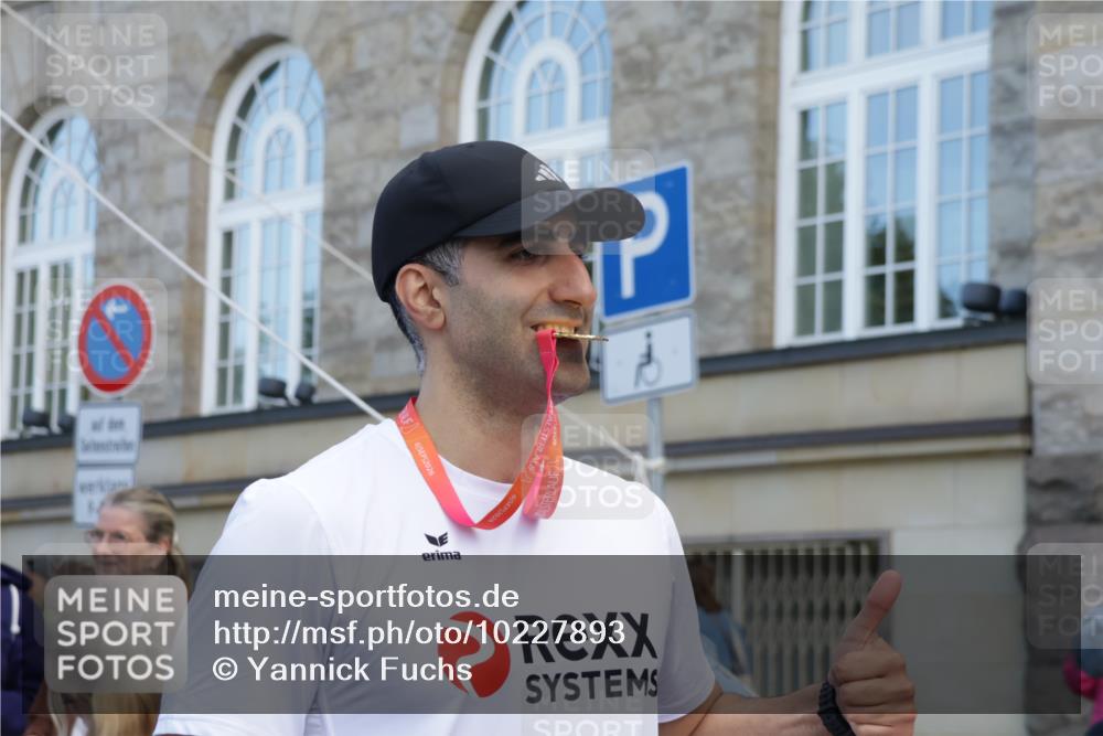 06.09.2026 - CURREX Alsterlauf Yannick Fuchs http://msf.ph/oto/10227893 06.09.2026 10:31:20 Ziel 4788 meine-sportfotos.de