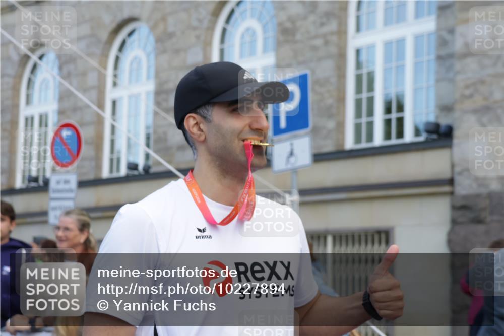 06.09.2026 - CURREX Alsterlauf Yannick Fuchs http://msf.ph/oto/10227894 06.09.2026 10:31:20 Ziel 4788 meine-sportfotos.de