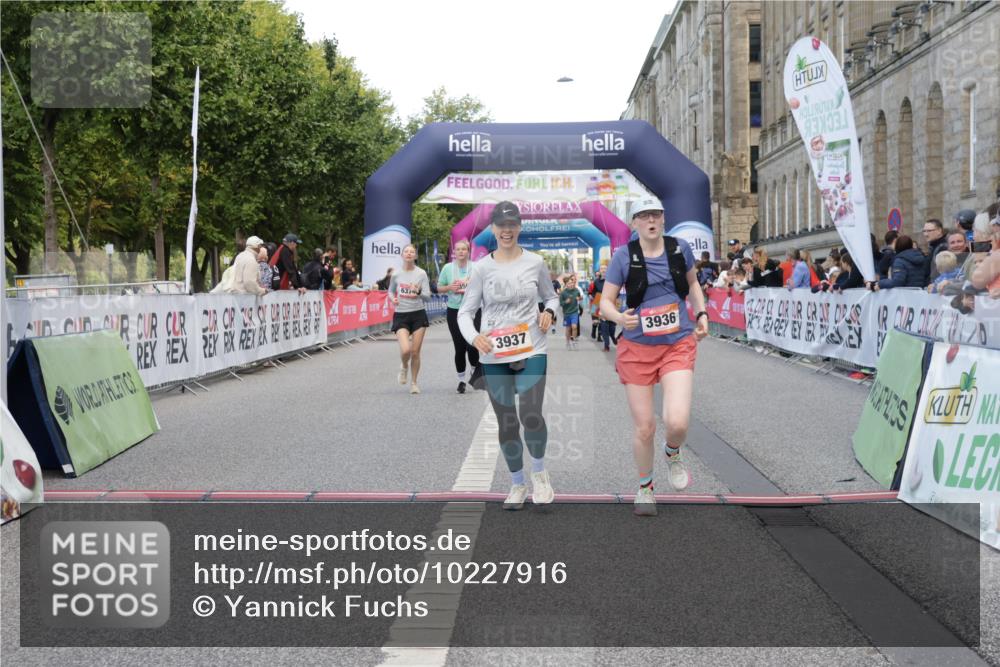 06.09.2026 - CURREX Alsterlauf Yannick Fuchs http://msf.ph/oto/10227916 06.09.2026 10:31:38 Ziel 3350, 3936, 3937, 6374 meine-sportfotos.de